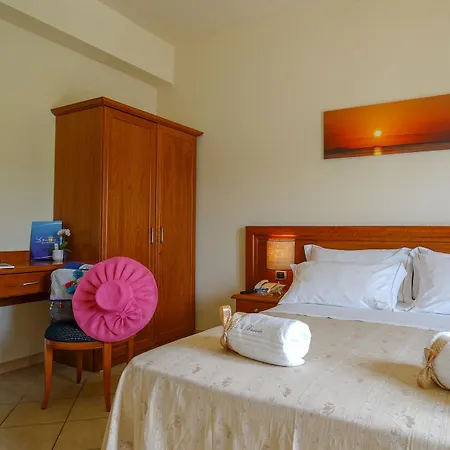Ξενοδοχείο La Bussola Calabria 3*