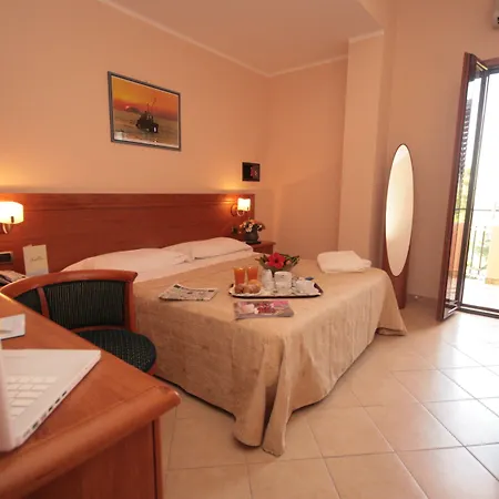 La Bussola Calabria فندق 3*